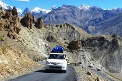 car rental in Leh Ladakh
